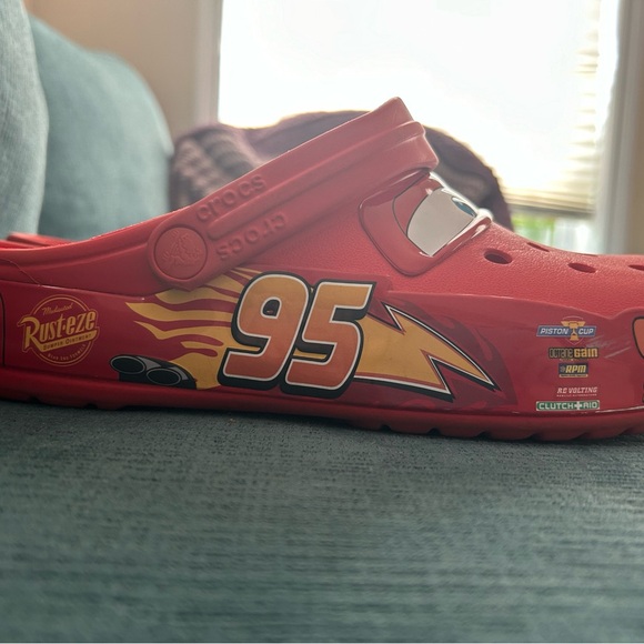 Crocs will clean after purchase - Picture 4 of 6